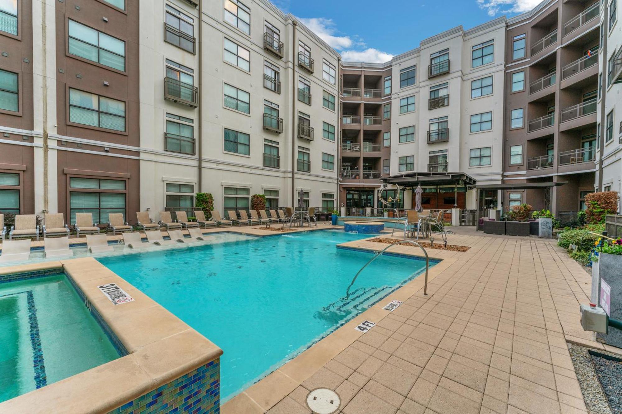 Centrally Located 1Br , Pool, Gym, Parking Cs Apartment Dallas Exterior photo